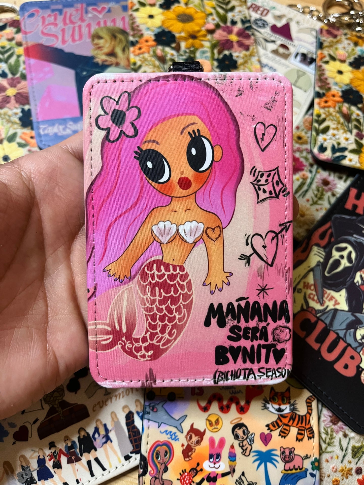 Mañana Sera Bonito Card Holder Keychain | Bichota Season